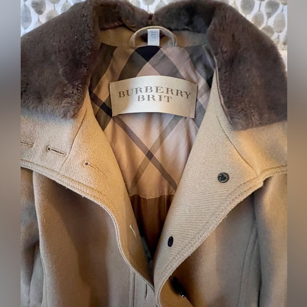 Burberry Camel Tan Wool Trench Coat with Brown Fur Collar - Picture 2 of 8